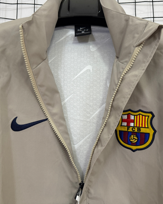 26/27 Barcelona Brown Full Zipper Windbreaker - detail-zip