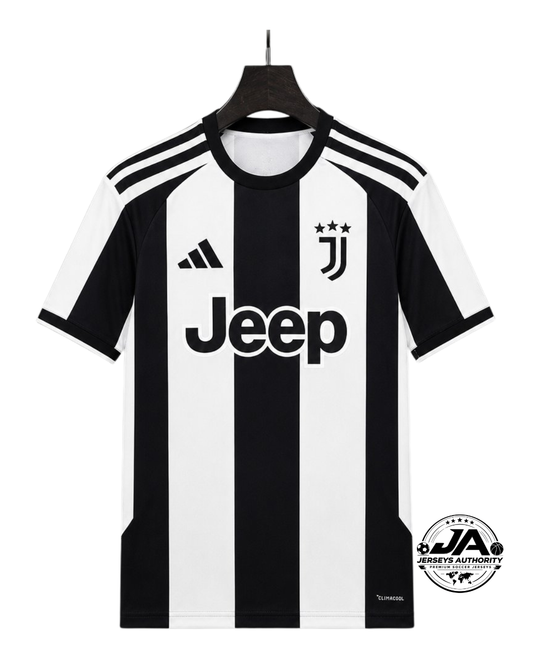 Juventus 27/28 home jersey front
