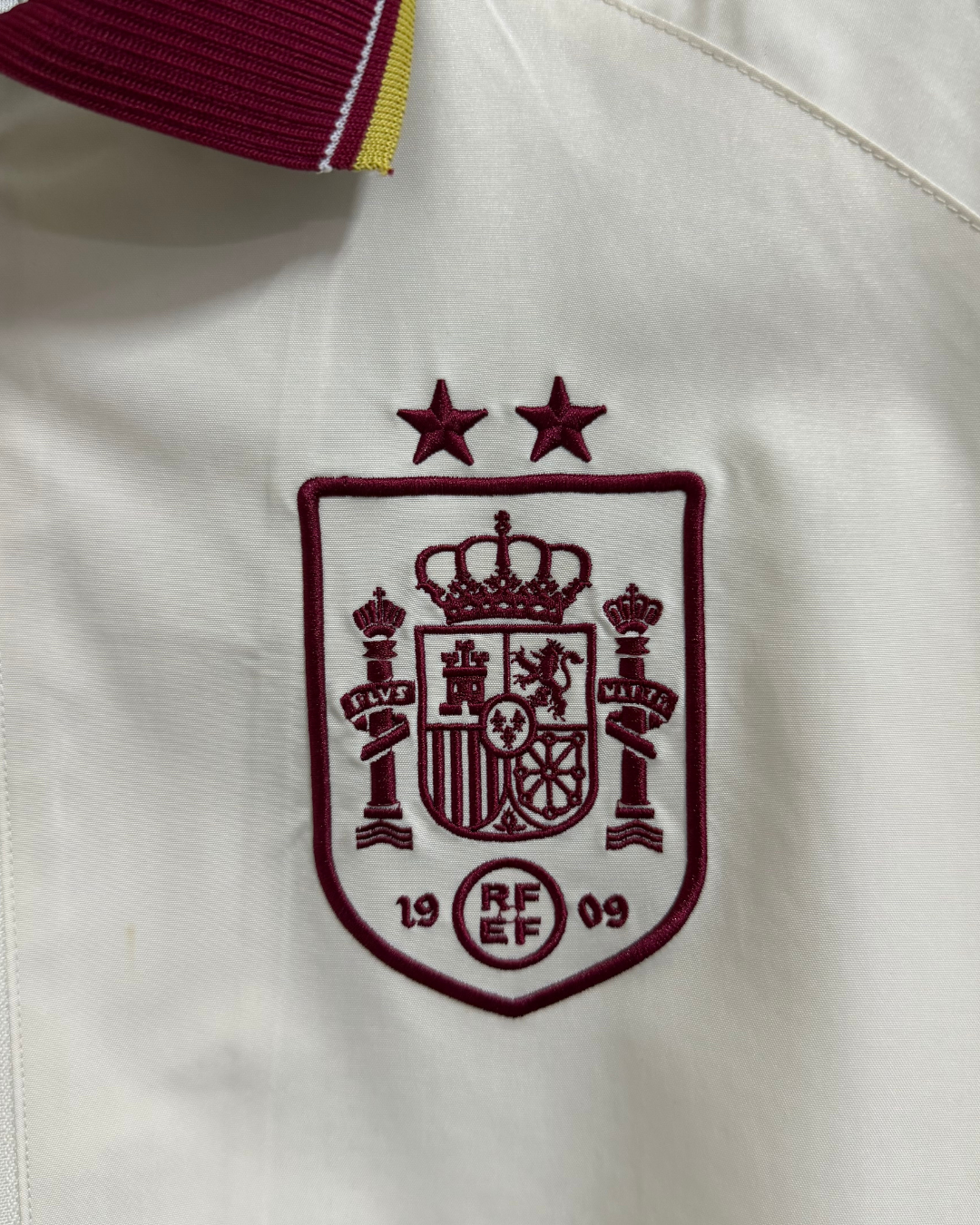26/27 Spain 2 Stars Full Zipper Windbreaker - crest-detail
