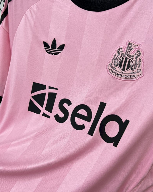 25/26 Newcastle United Goalkeeper Jersey - Fan Version