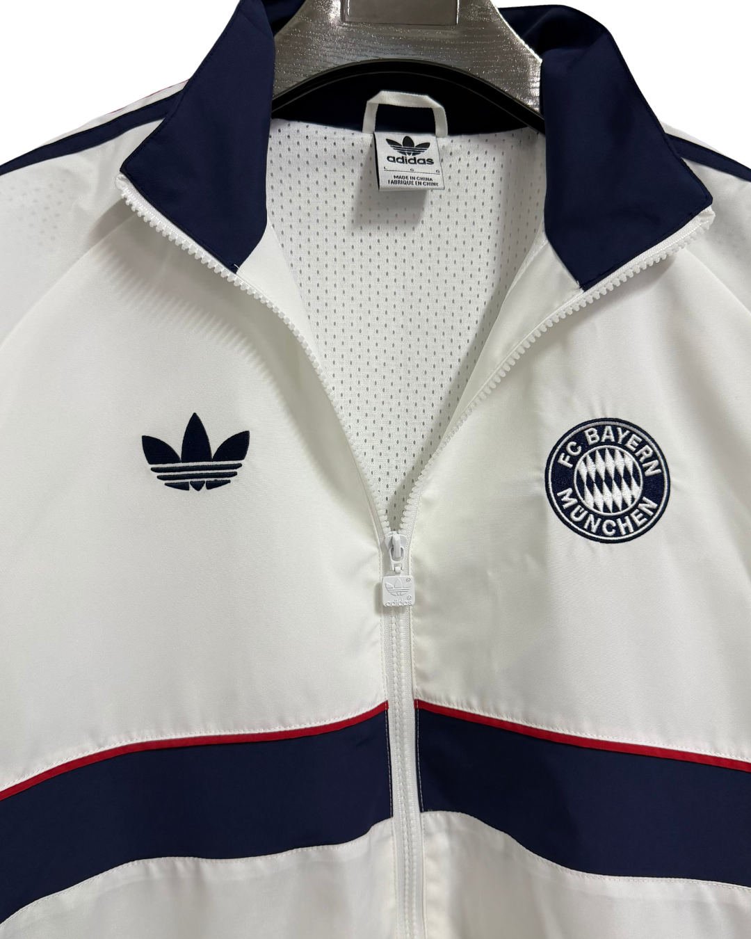 Bayern Munich white full zipper windbreaker - model