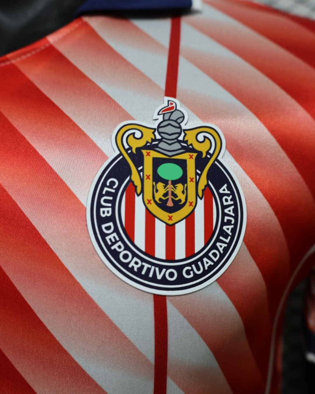 Chivas Casual Red White Player Jersey - Crest detail