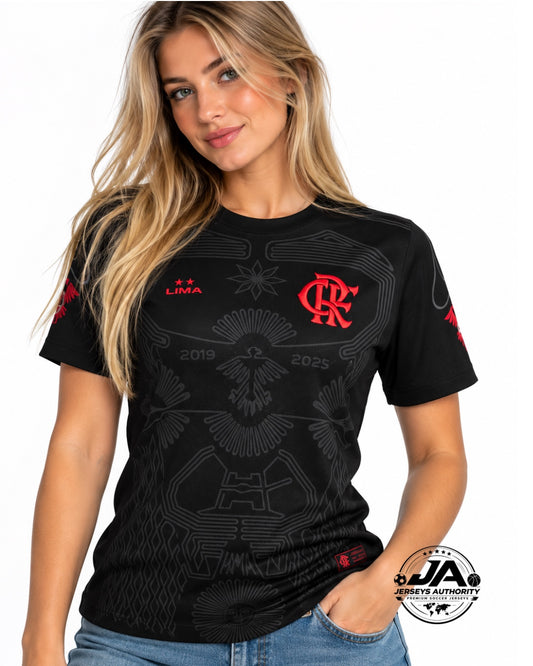 Women's Flamengo Urubu de Lima black jersey on model