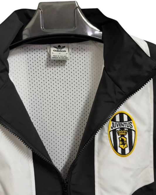 26/27 Juventus EQT Black White Full Zipper Windbreaker - Detail