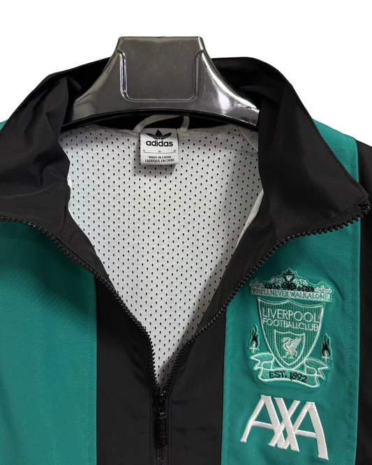 26/27 Liverpool Black & Green Full Zipper Windbreaker - collar detail