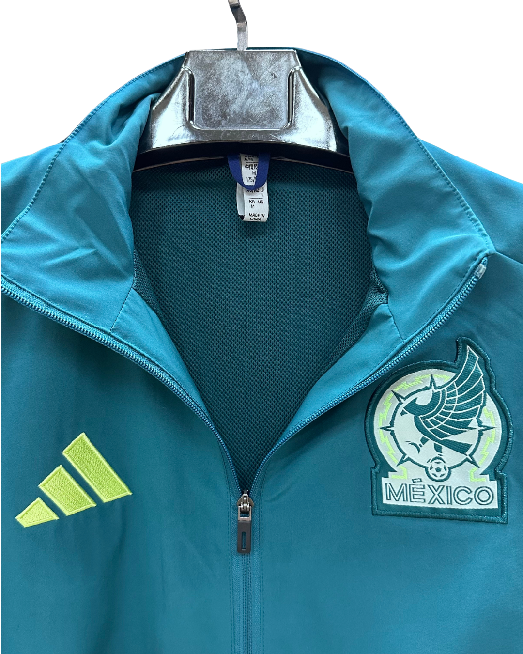 Mexico windbreaker zipper collar and crest closeup